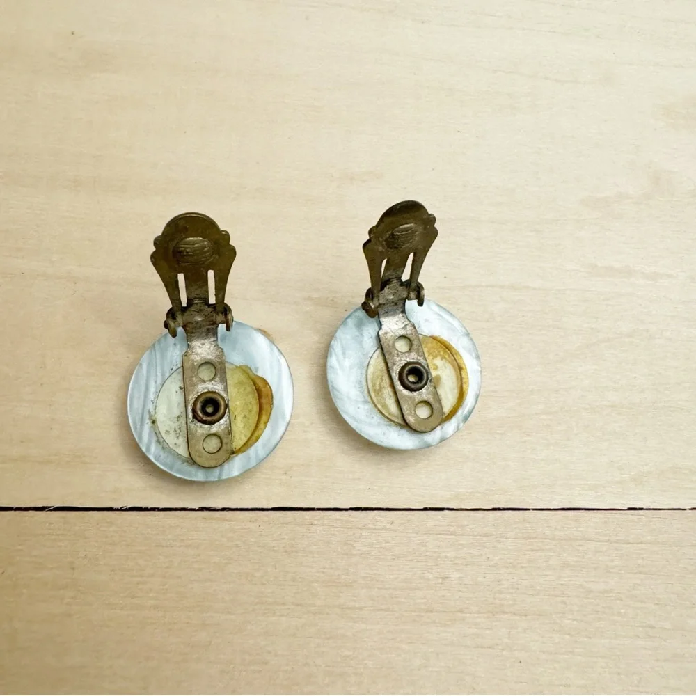 Vintage Resin Clip On Earrings Blue Marbled Pattern Circle